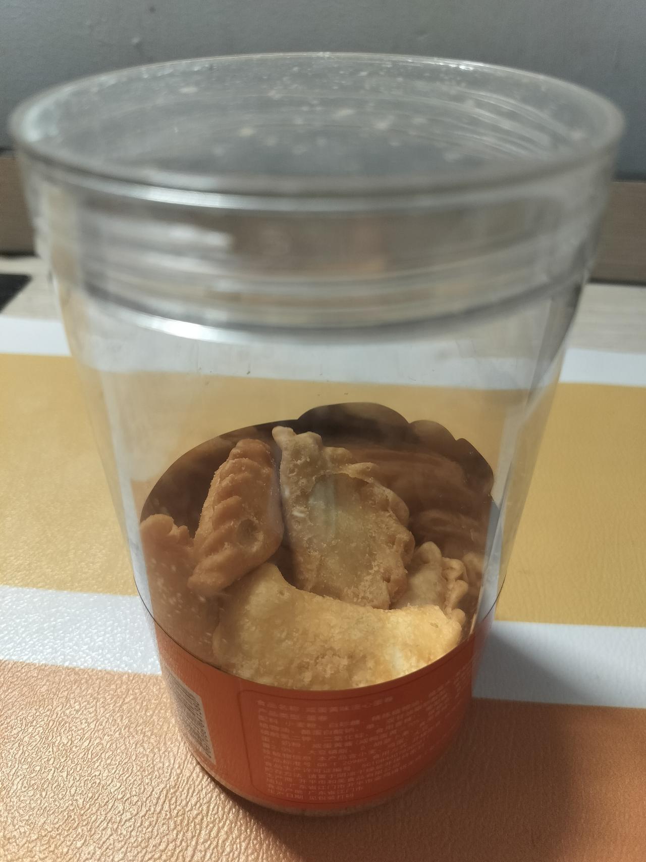 早餐→午餐→晚餐广东人过年必备的油炸角→荷塘鲮鱼丸汤+腊肠饭→南瓜面健康又减