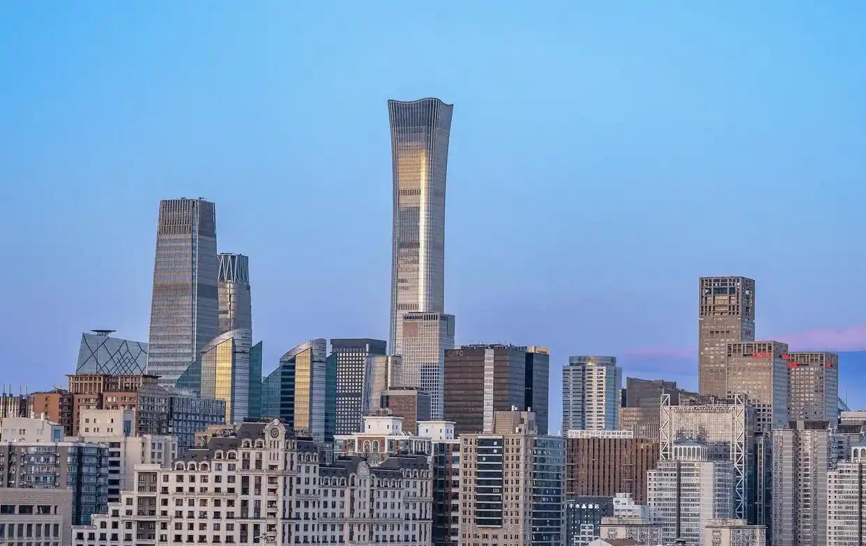 资产逼近100万亿、利润1.8万亿全交了税！央企晒出成绩单，撕开民企被“国进民退