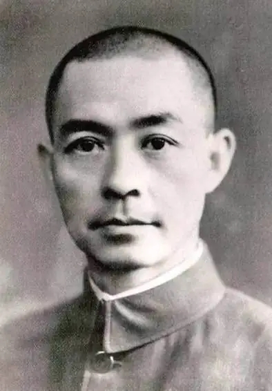 1938年，张自忠手下糟蹋了一个年仅16岁的民女，于是他命令所有士兵脱下裤子接受