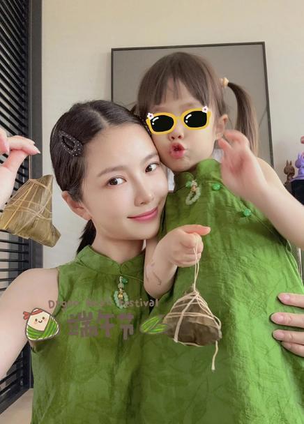 王灿端午晒母女旗袍美照，37岁状态超绝温馨四溢这一天，杜淳的妻子王灿一大早就在