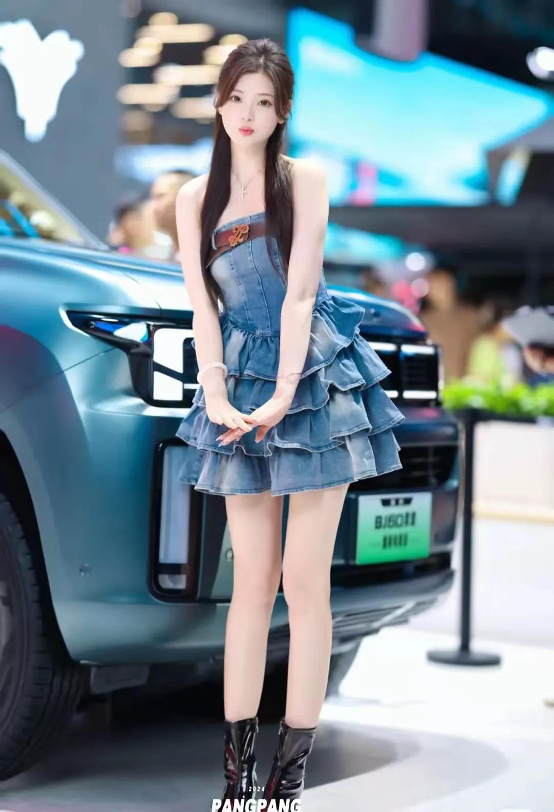 第63微春晓：有着婴儿肥的可爱车模小雅上片，必是精品！这次我再次发出车模
