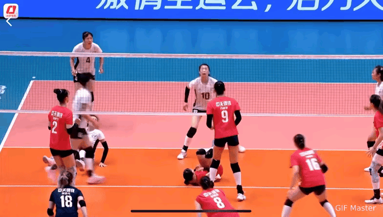 江苏女排为何成为国手大户?江苏女排对阵辽宁，刁接应上线，不光传球光速，多点开花