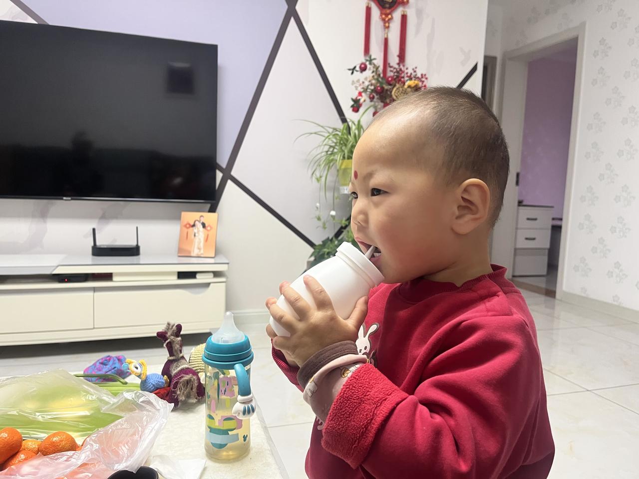 我爹养我不容易“我爹养我不容易”“我妈养我不容易”这样的话听起来是不是很熟悉