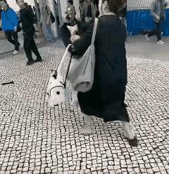 忍一忍风平浪静，退一步海阔天空！为人处世要与人为善，切忽打架斗殴！