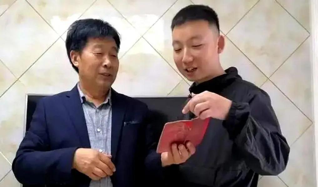 姚策错换人生28年真的是太复杂了，2020年姚策得了肝病癌症晚期需要做手术，许妈