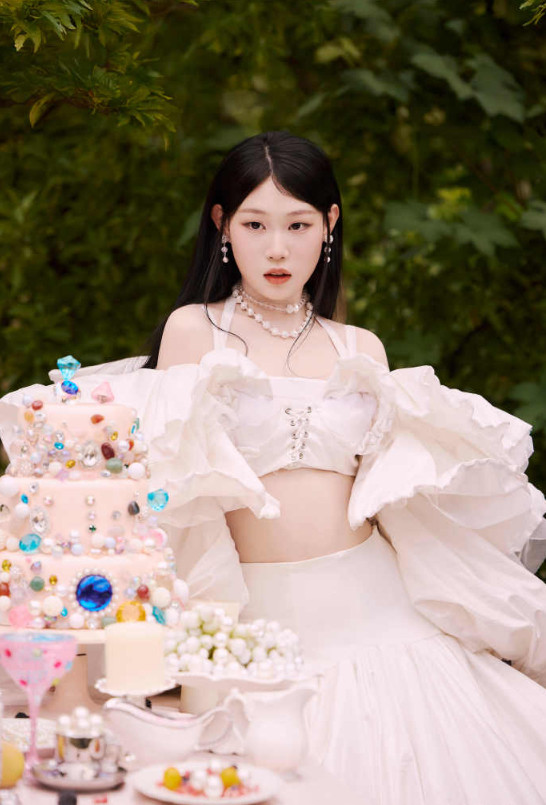 小沈阳叫沈佳润美美孩孩宝东北人宠孩子是刻在骨子里的，更何况有这么一个可爱出色的