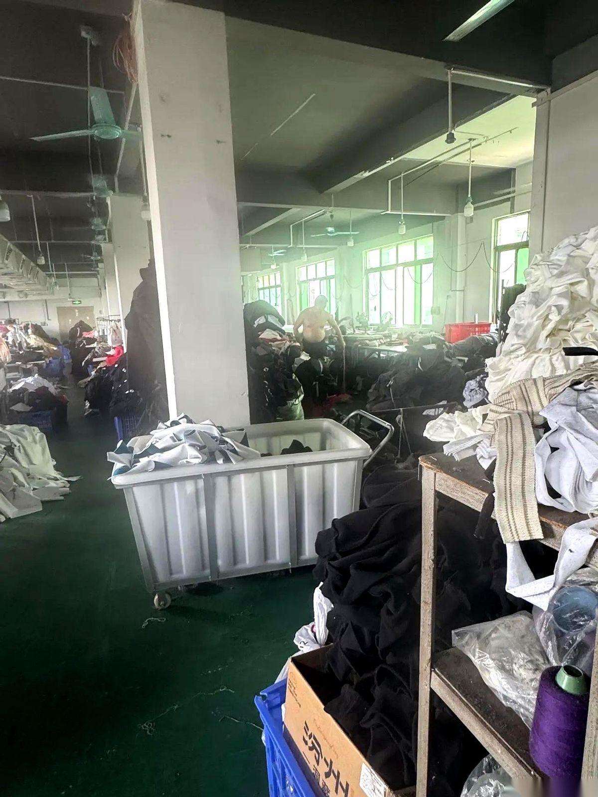 我们厂里，工资最高的一个师傅，月薪一万二，还是税后。是个93年的湖南妹子，漂漂