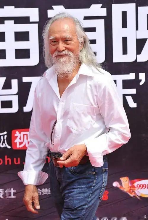有个朋友是老中医，他私下跟我讲，像王德顺这类人，到了九十岁，眼神依然沉稳，精