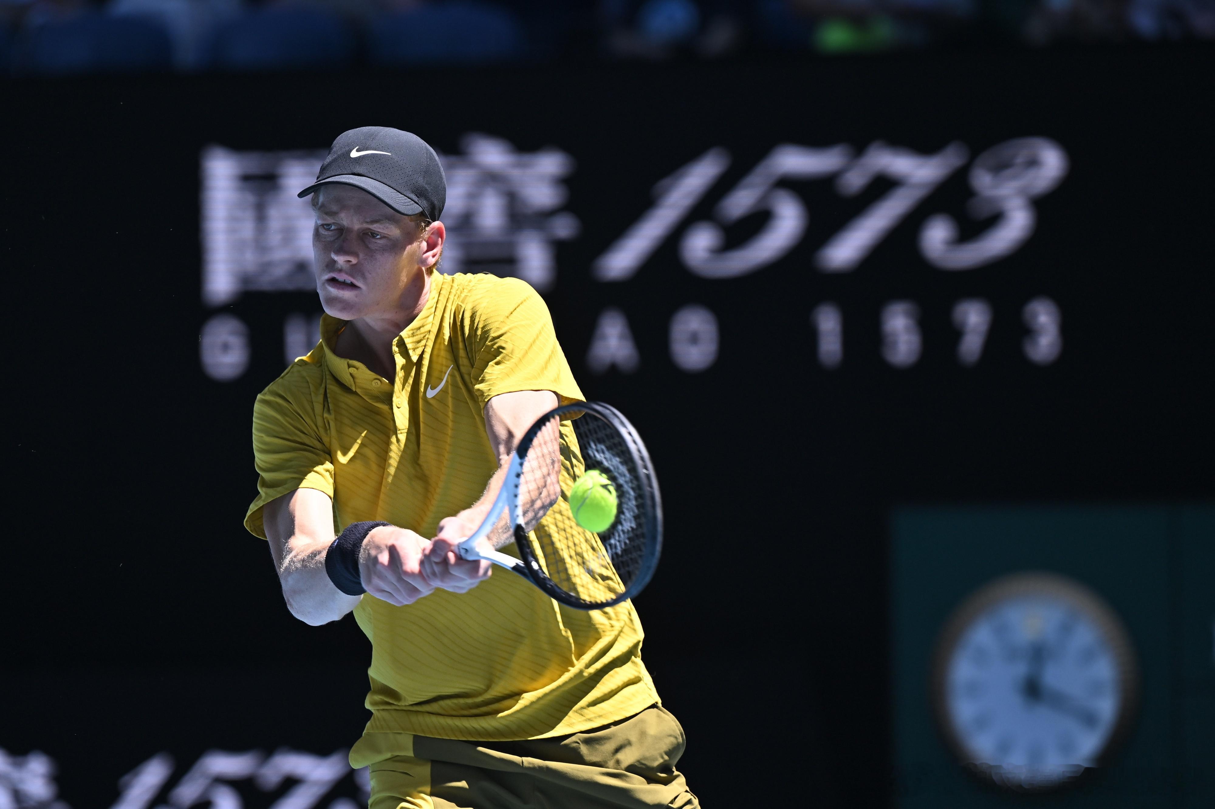 澳网因高温暂停辛纳！惊险苦战晋级澳网2026男单第四轮啊……4-6/6-3/