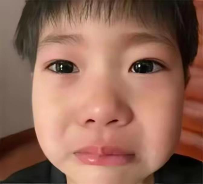 广州佛山一男孩，7岁不幸患上渐冻症，医生对家属说：