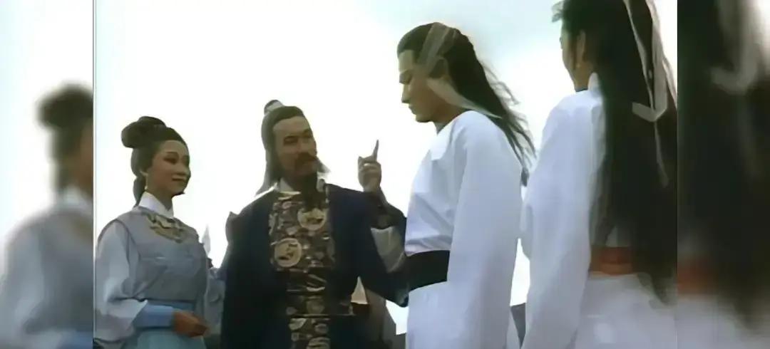 83版《神雕》最狠的一刀，是把黄日华、翁美玲踢出局。观众当场炸锅，骂声盖过主题曲