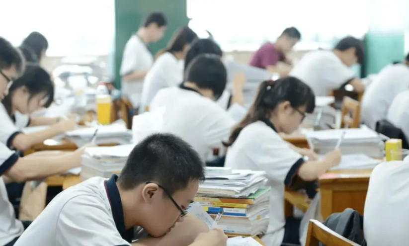 中考最后30天，抓好五件事，重点高中在向你招手！每年都会出现这种情况，孩子平