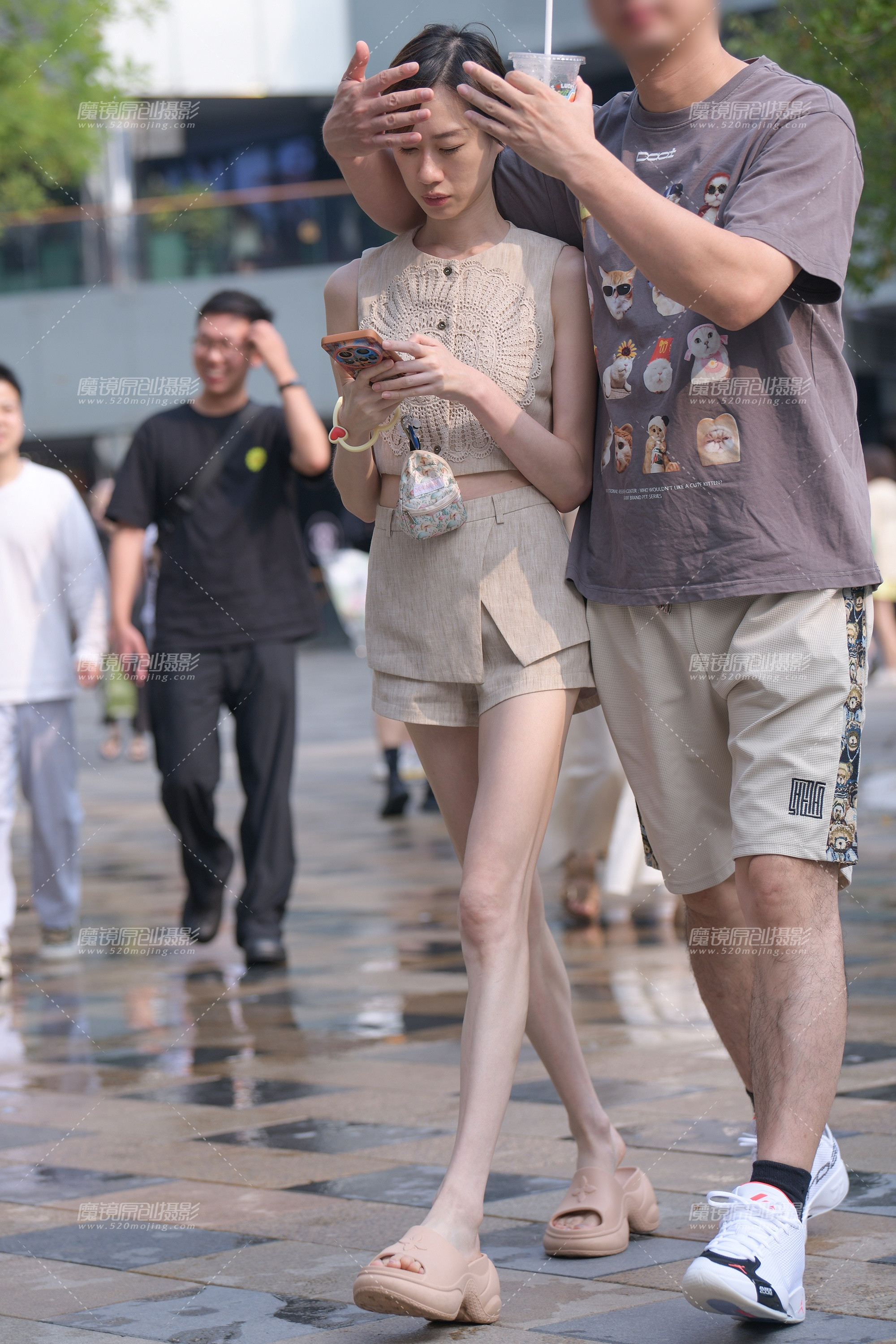 短发长腿美女​​​