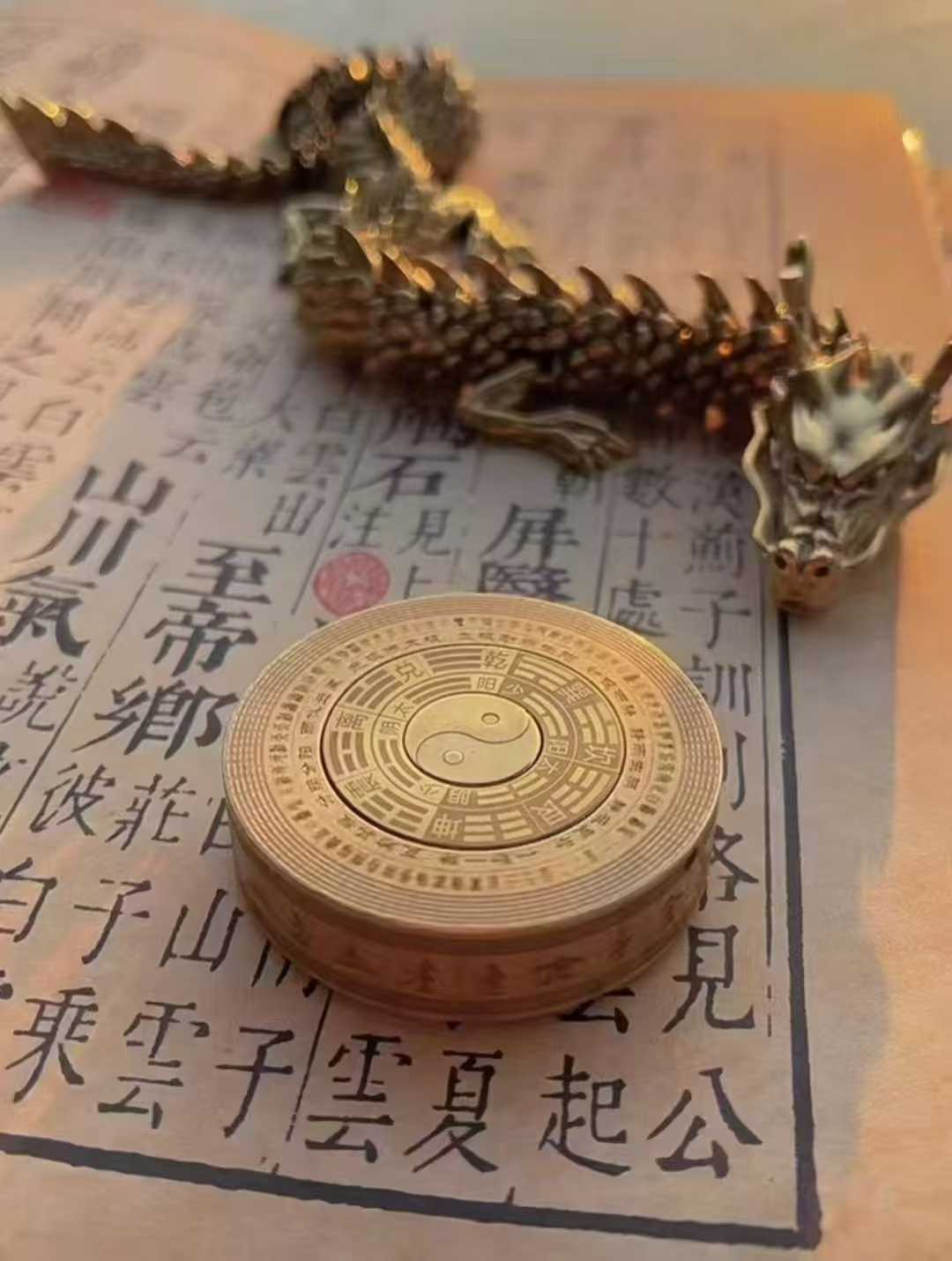 立秋后，命格中制申酉子者，发富发贵。用戌者暴富，用未者增益。木火相生者花开富