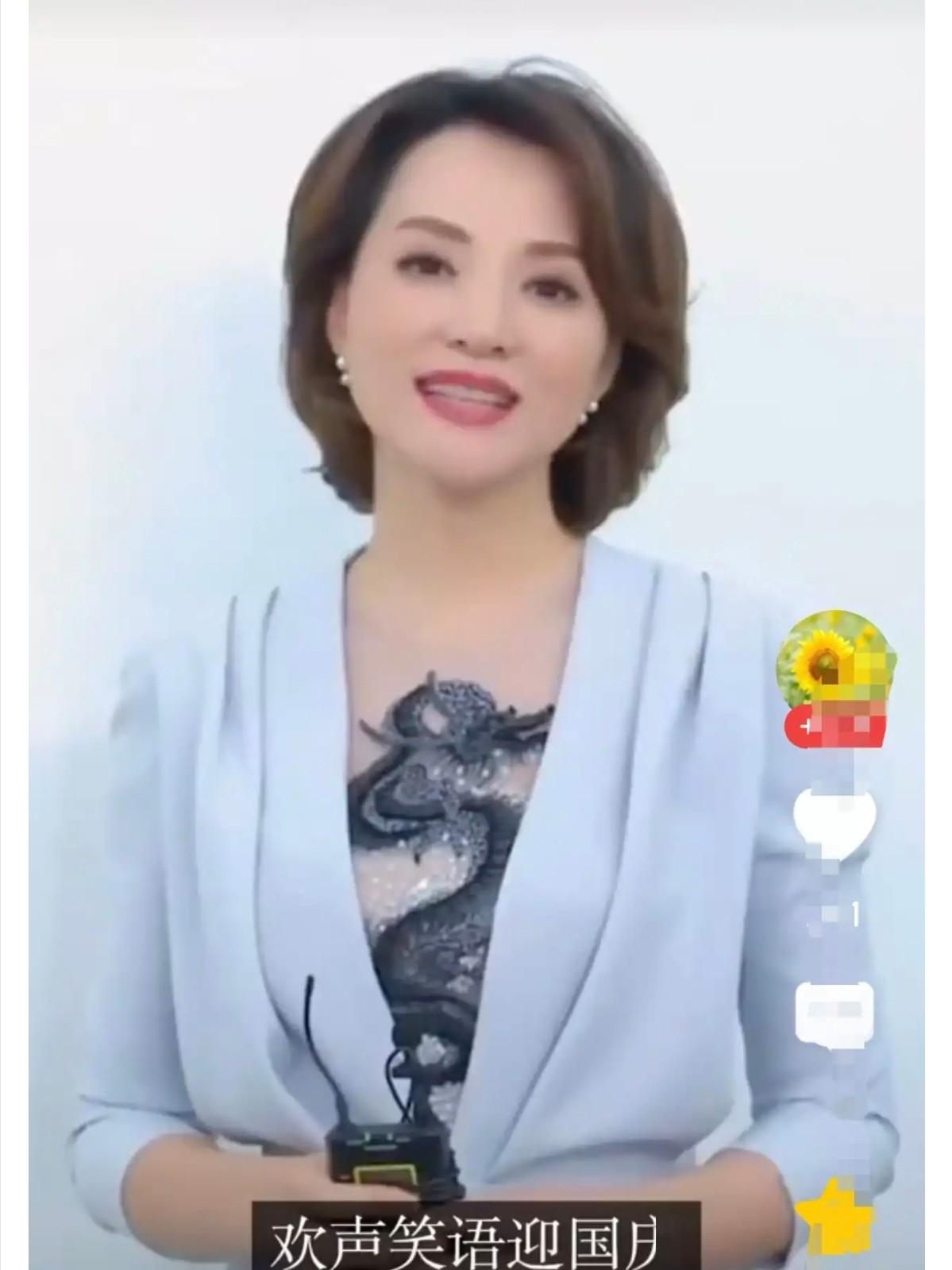 老天奶，国庆当天，看到董卿发了条祝福视频。视频其实不长，也没有多么复杂的