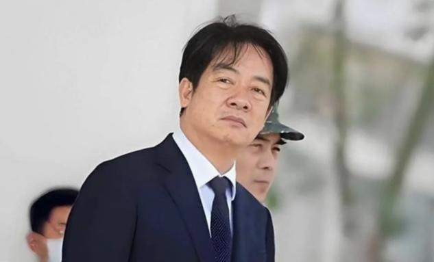 美国对台军售落地，大陆连续两天发声促统，赖清德官职或难保。最近赖清德可谓是急得直