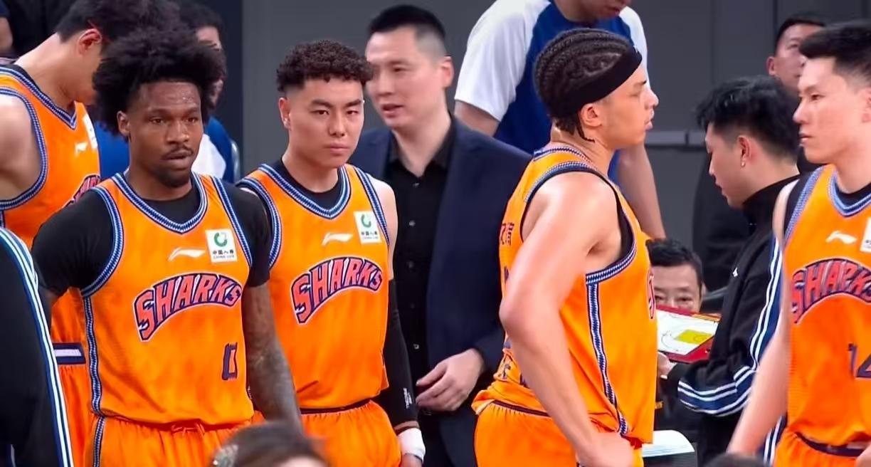 上海男篮最大的对手已经不是广东了；也不是北京；更不是青岛或者浙江；甚至连卫冕冠军