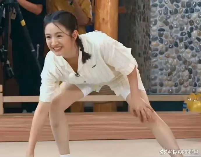 林依晨41岁了，居然还有那么一丝少女感​