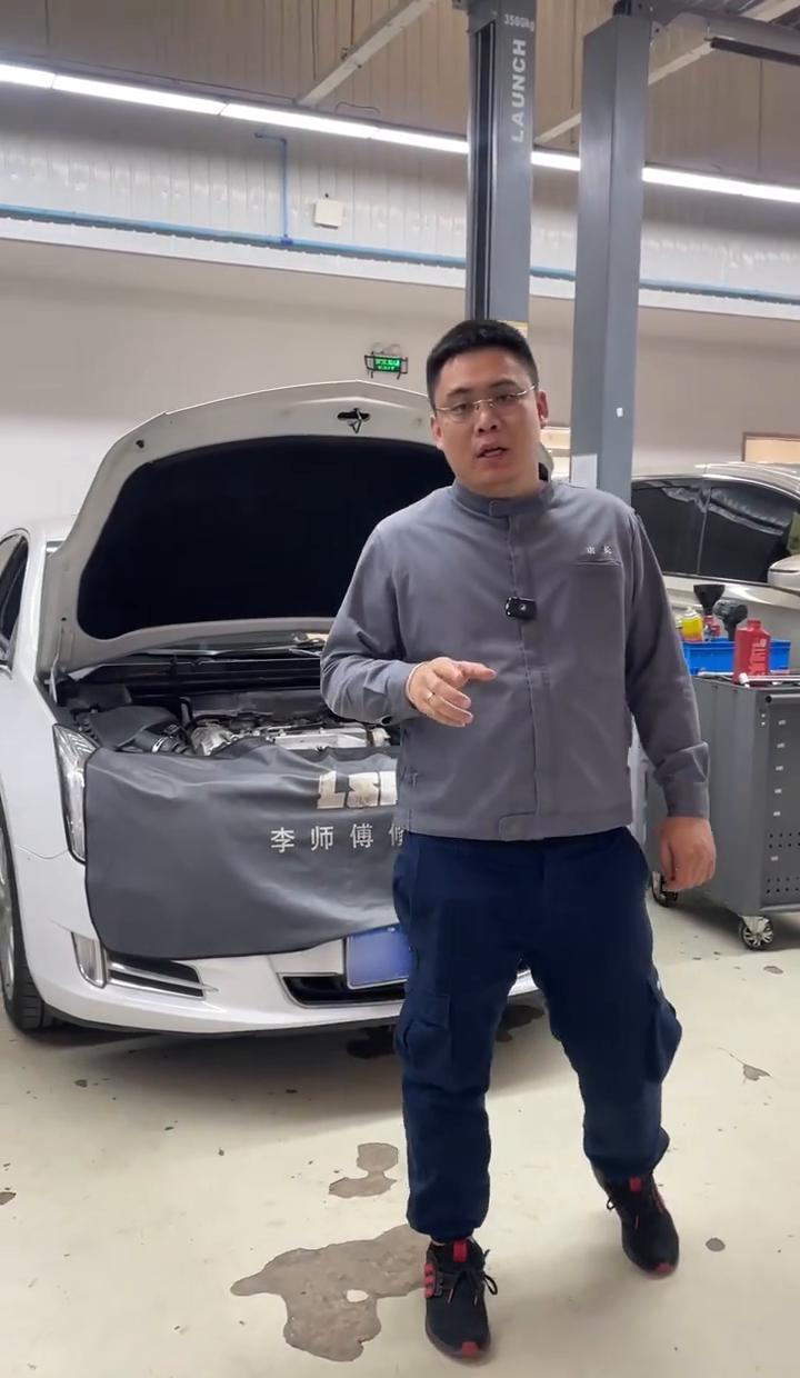 冬天一冷，我的车底盘就开始“咔哒咔哒”像踩碎冰。去年我以为是雪里夹了石头，结果