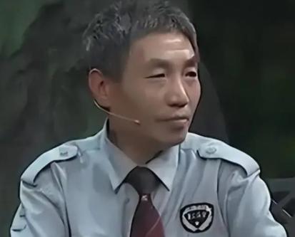 1970年云南地震时，一名隐功半生的退伍老兵，从七级强震废墟里徒手救出十四名女兵