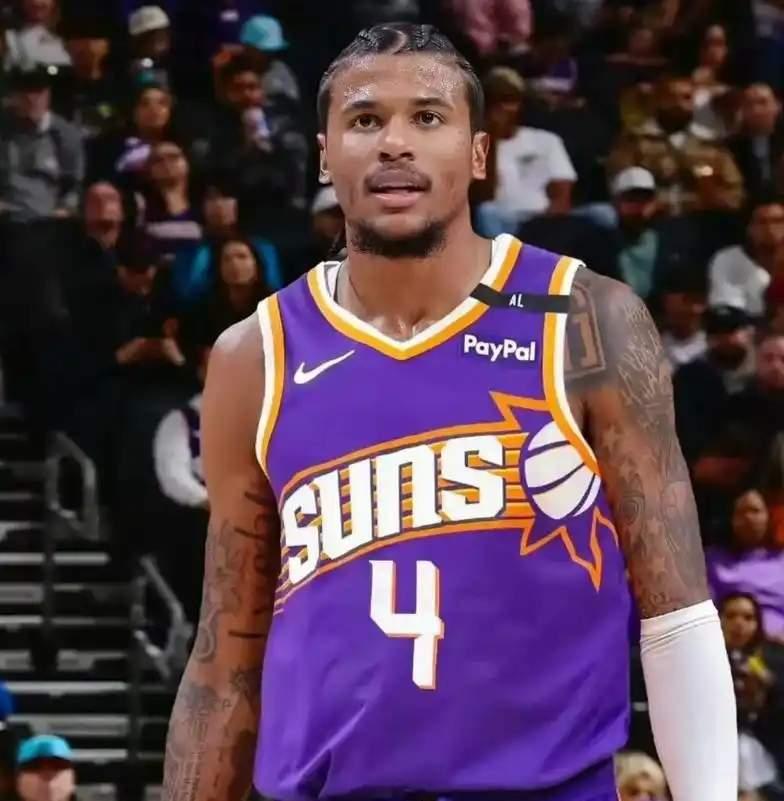 进3个球4个失误末节被DNP也只有杰伦格林了太阳输给魔术，杰伦格林本场10中