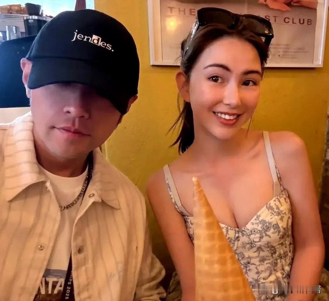 昆凌这是积了几辈子德，周杰伦不管去哪开演唱会都带着小娇妻！这真是应了那句话：爱妻