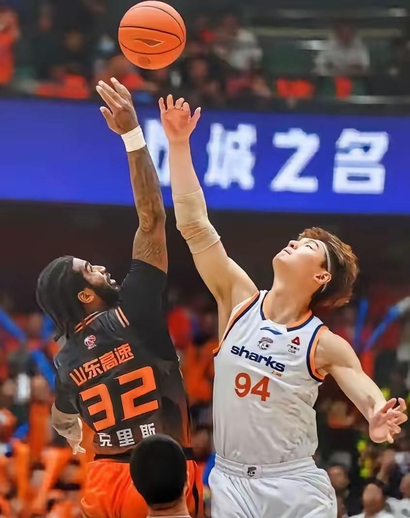 CBA山东队68-96上海队，用一场惨败结束了本赛季最后征程。客观的说，本场比赛