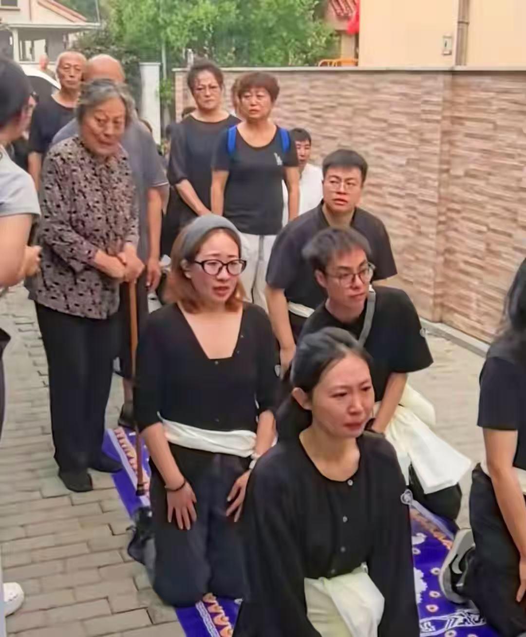 沈阳音乐学院白丽萍教授夫妇离世，一场追悼会，把遗产推到了风口浪尖上！在豪华别