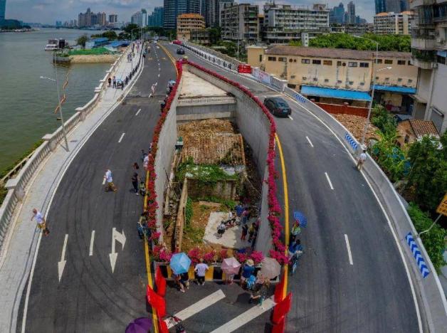 没有1500万，这房子我绝不同意拆除！2000年，广州贪心“钉子户”梁蓉，三十平