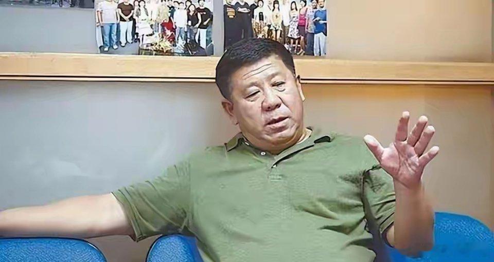 原来他们是两口子，68岁住大别墅仍坚持拍戏，家里家外老婆是领导