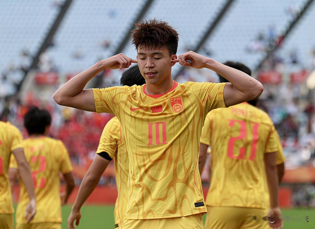 安东尼奥率领下的国足U23队从亚洲杯夺亚军、从亚运足球夺季军，这都是要载入足球史