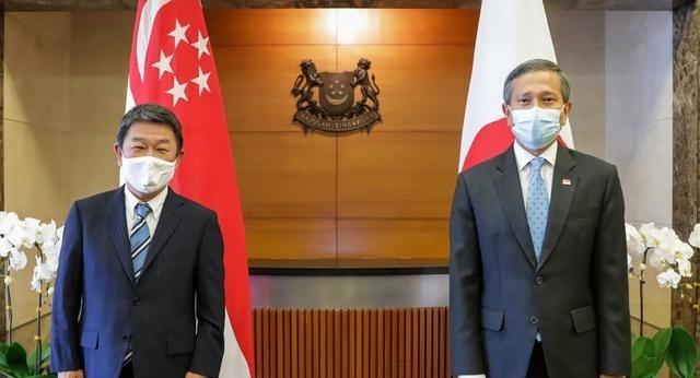 6月24号下午，日本外相茂木敏充和新加坡外长维文举行了电话通话，不过有趣的是，两