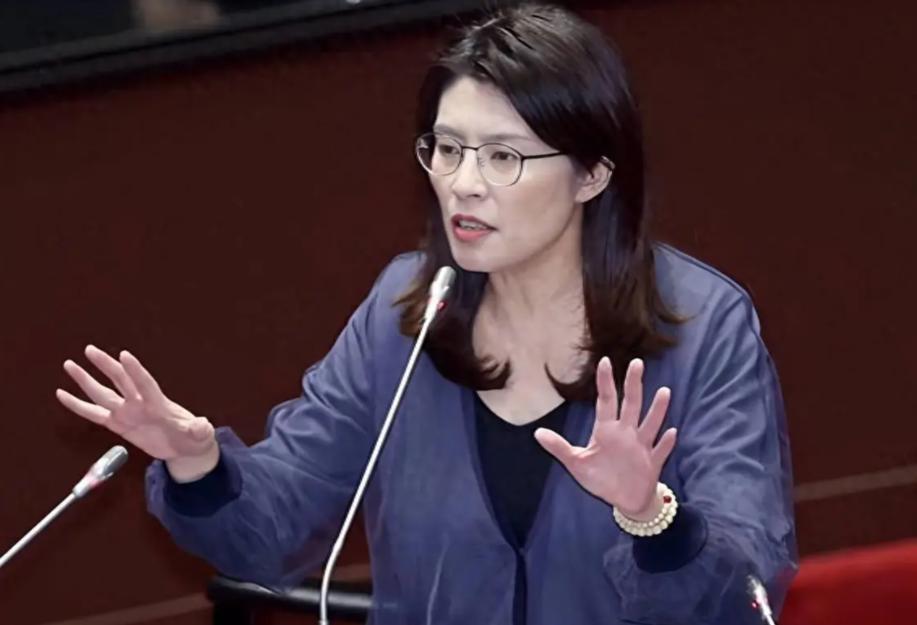 国民党主席郑丽文今天表示，国民党不但不反对军购案，而且国民党一直以来都是最支持提