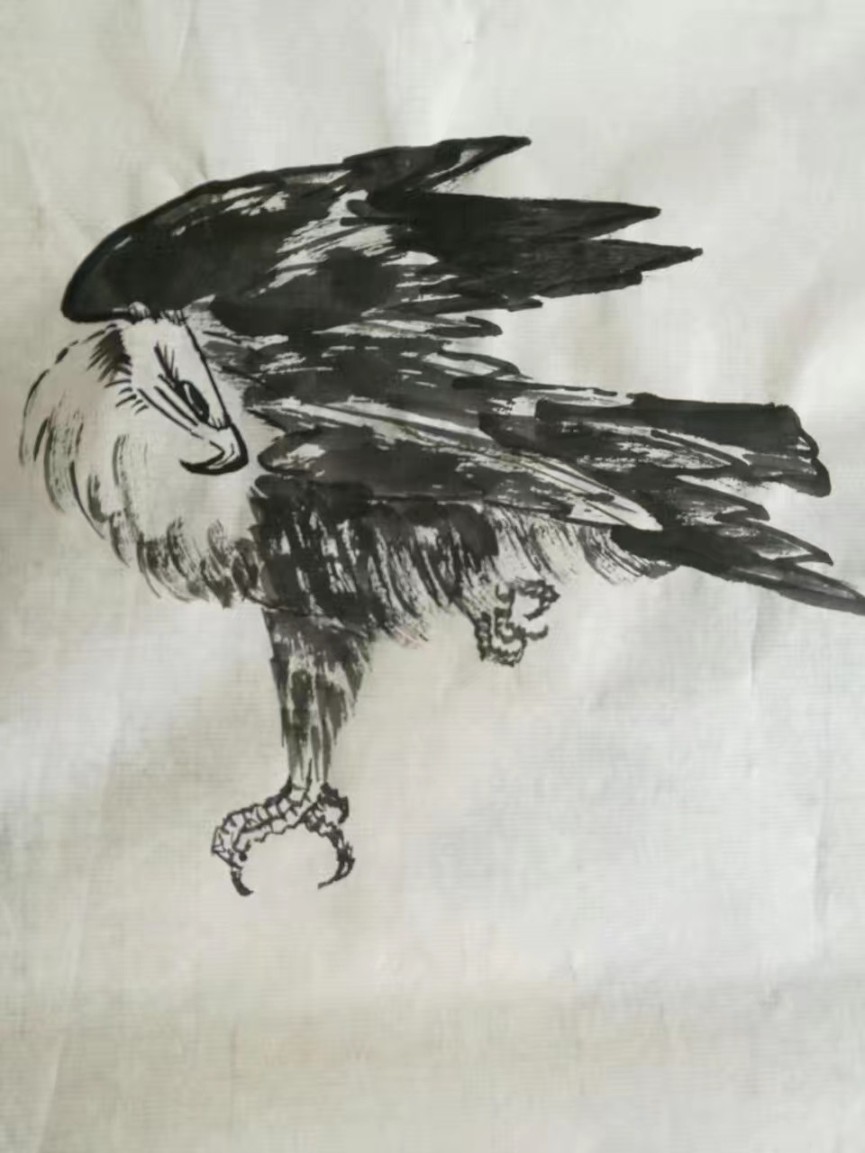 医患相互的信任有一次感冒了，去医院看病，在走廊等取报告时，看见护士站旁边围了半圈人，一个穿夹克的中年