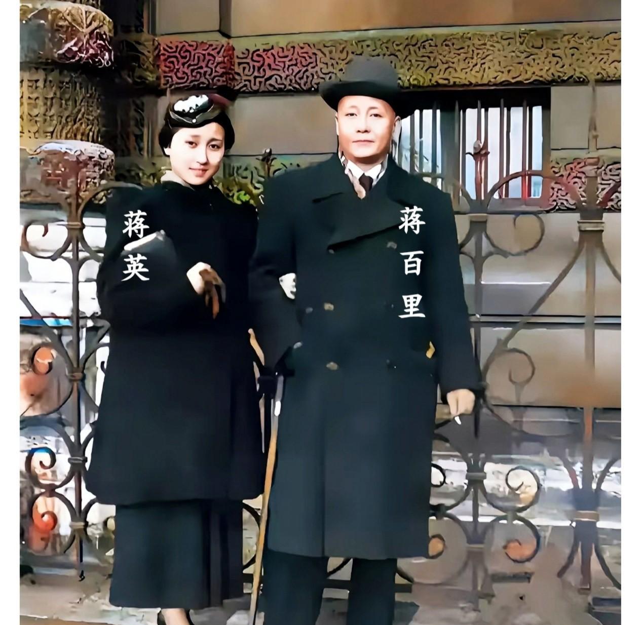 这才是1936年蒋百里与女儿蒋英在卢浮宫的真实貌相，都看一下呗！这并非演戏，也绝