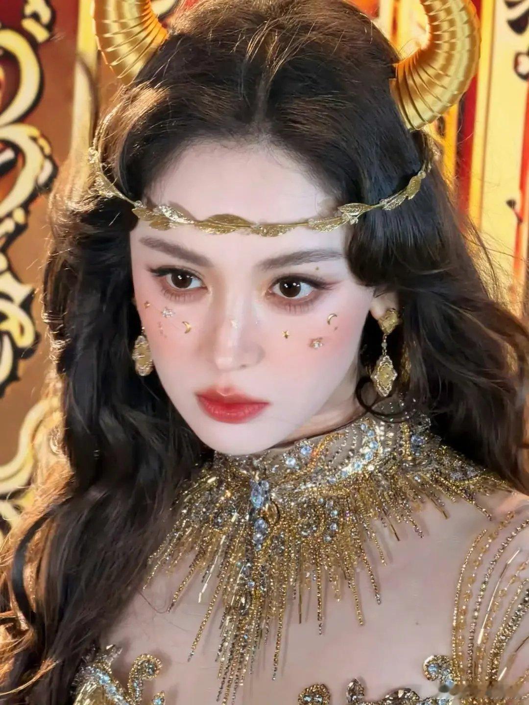 古力娜扎的眼神好恐怖