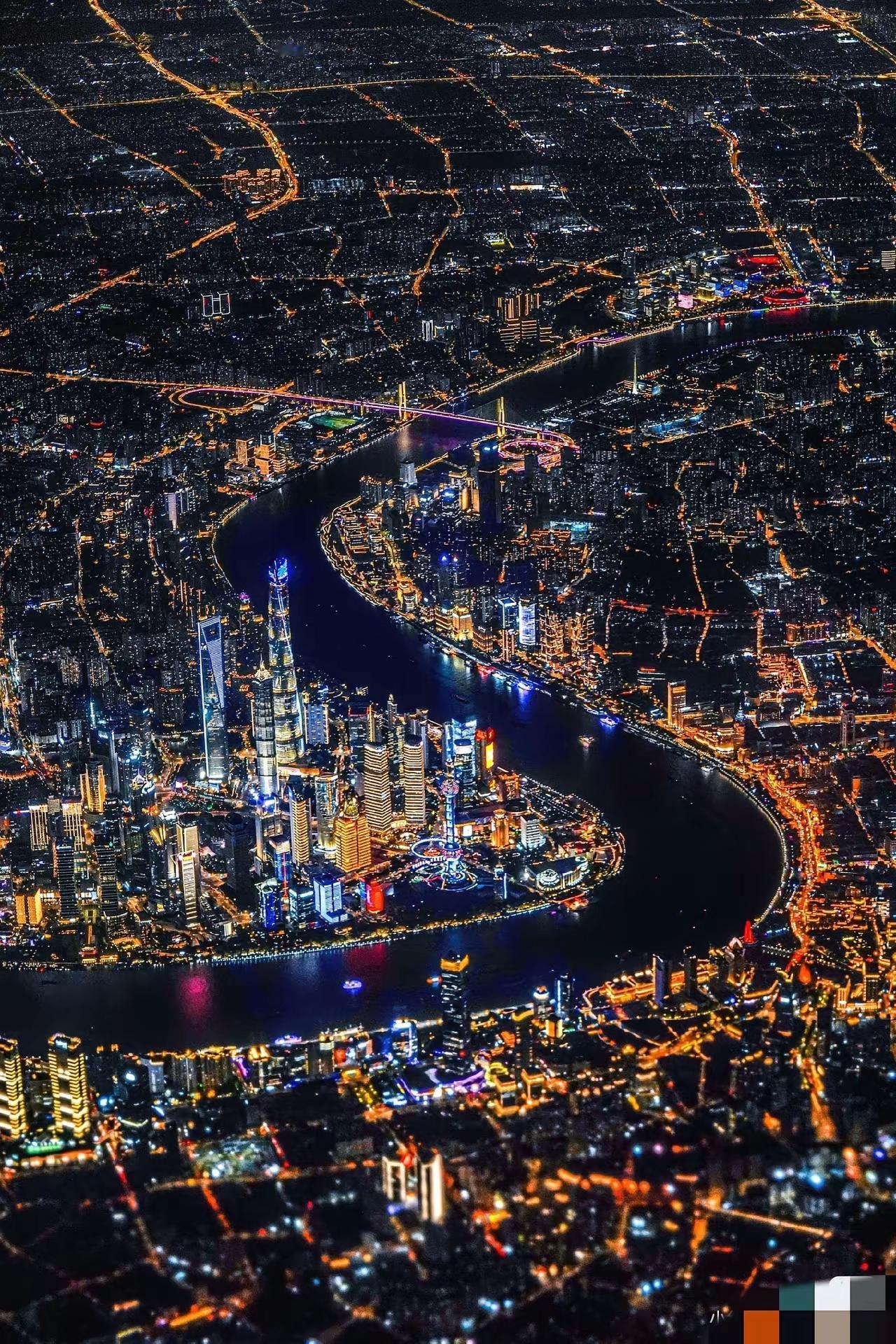 美弟，是个对富人、对资本天堂般的社会，有美元霸权和台面上军事霸权的庇护，为所欲为