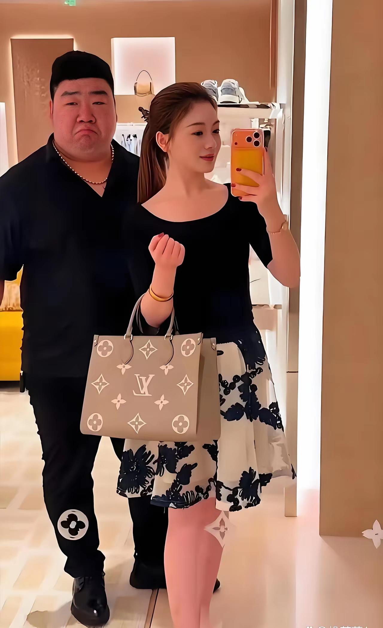 这是真正的“郎财女貌”！