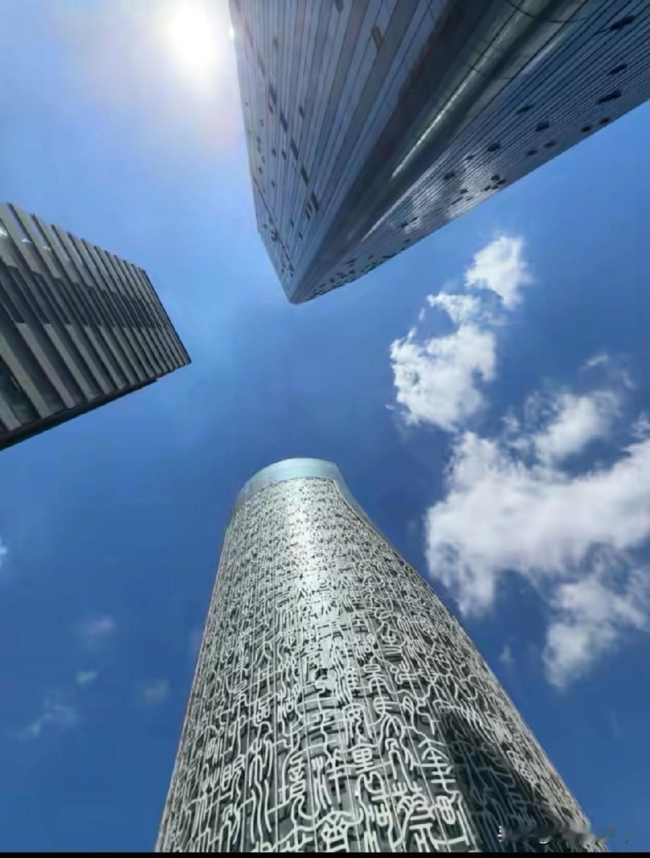 合肥美食4件套，缩水为美食3件套，也是大家公认的事实了前两天，网络达人董宇辉携