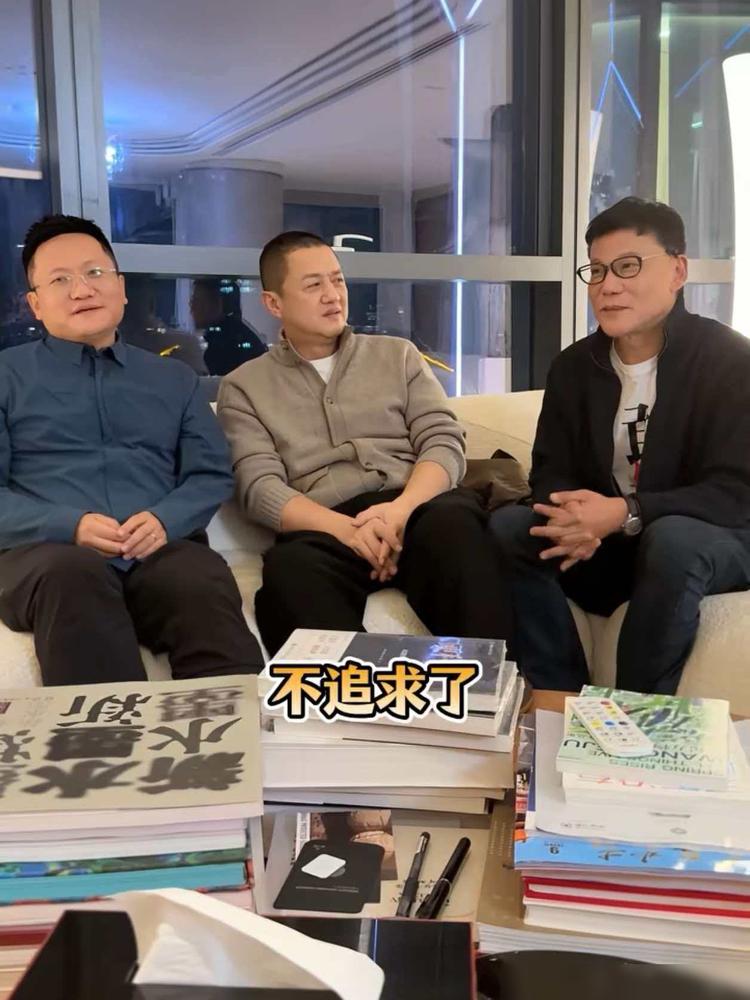 李亚鹏在直播间跟李国庆那番对话，简直把中年男人最后的遮羞布撕烂了。他站在4.6亿