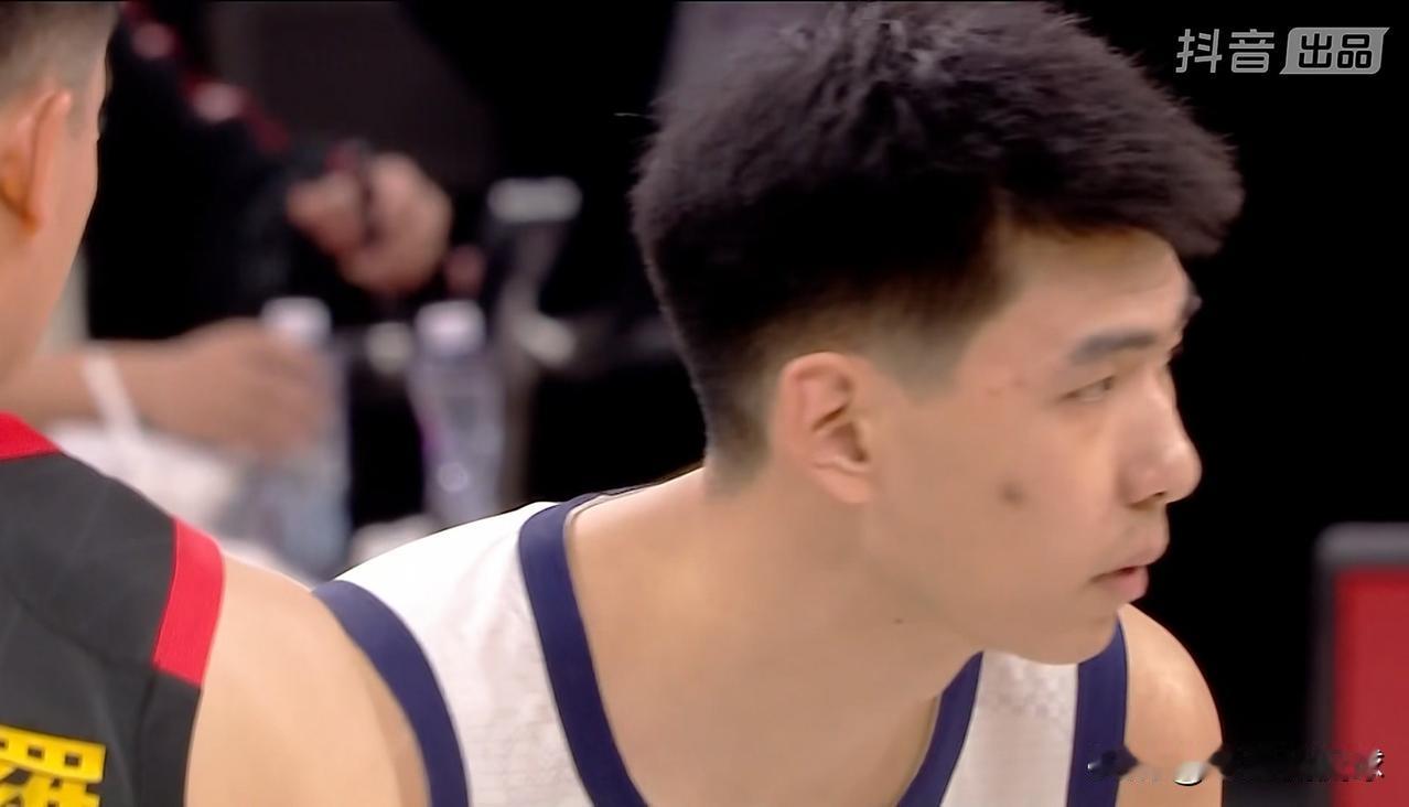 我真为广州朗肽海本新星徐昕感到憋屈！在今天广州朗肽海本客场以96：97惜败深圳马