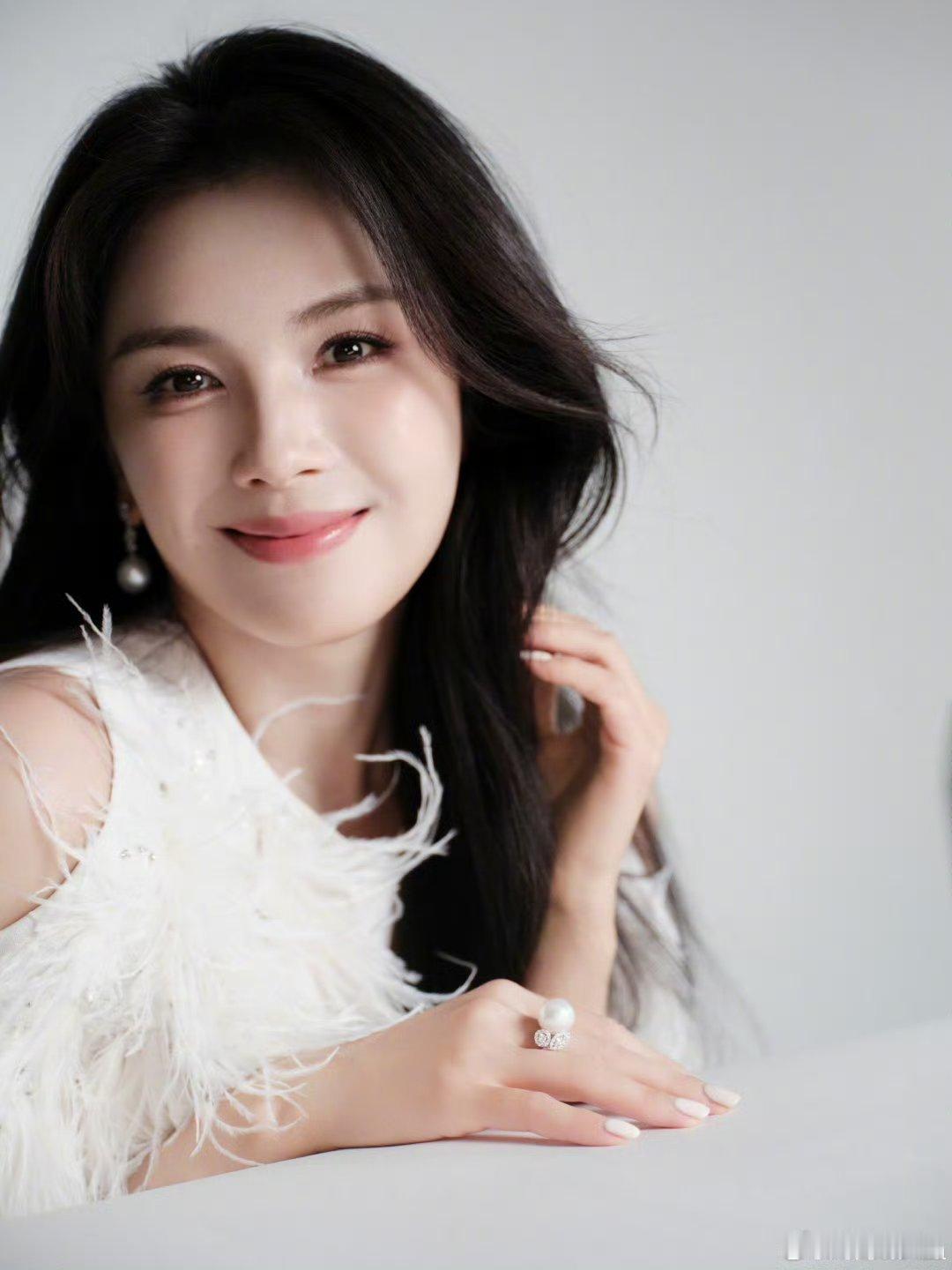 耐看中式美女不扮都有嫦娥味儿​​​