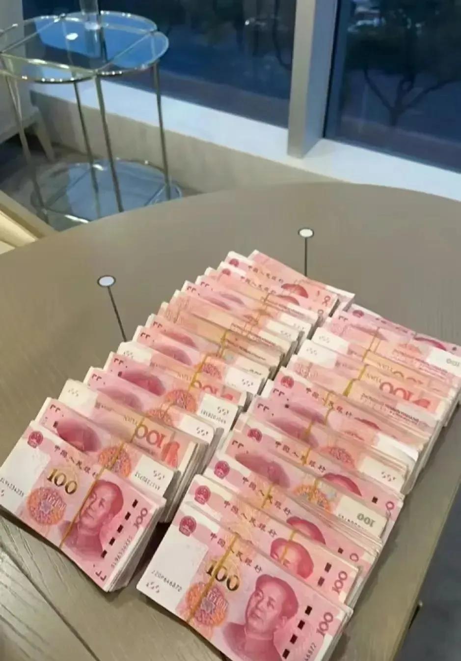 “全世界都知道了！”江苏宿迁，男子大扫除发现，妻子夹在记事本里的一堆存单，他数了