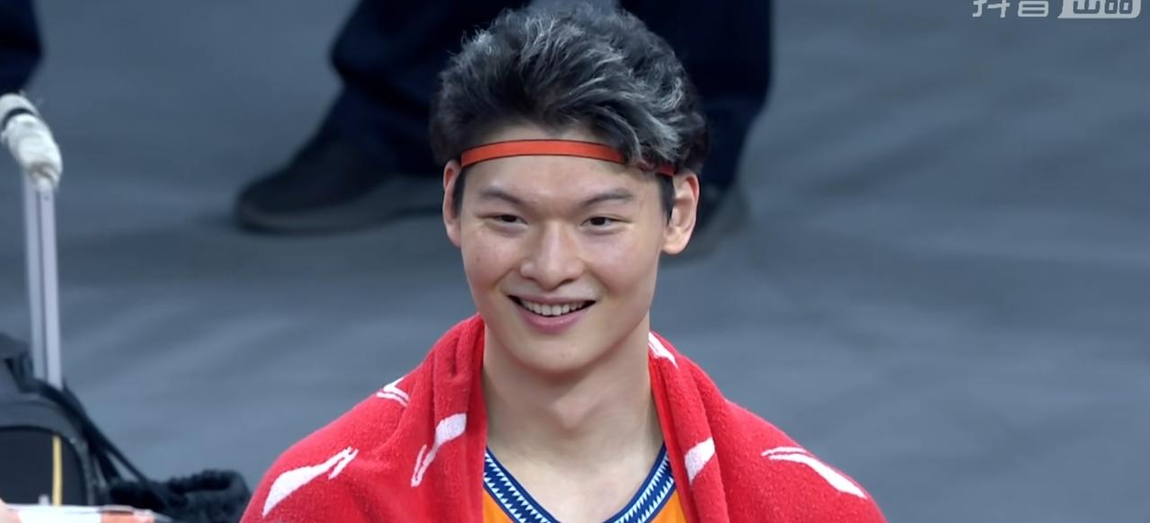 12月25日晚CBA常规赛，上海男篮主场84-68战胜江苏男篮，取得2连胜。