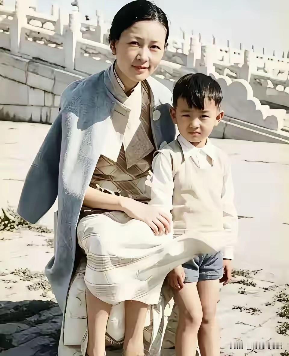 1936年故宫旧照：林徽因与幼子梁从诫，一场未能如愿的建筑传承1936年，