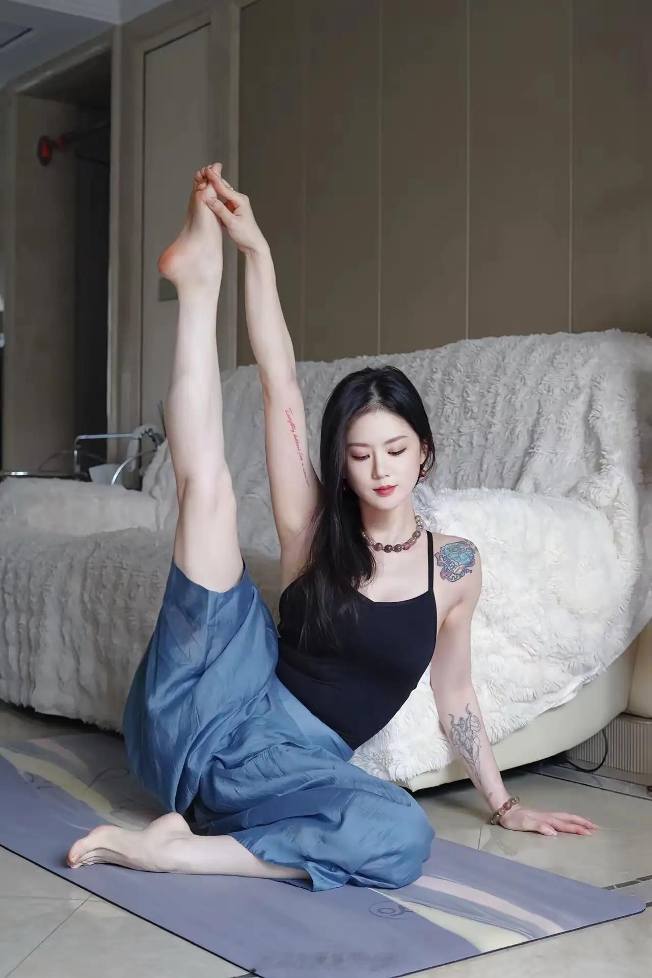 如果这样一位纹身的美女小姐姐想嫁给你？你会当接盘侠吗？