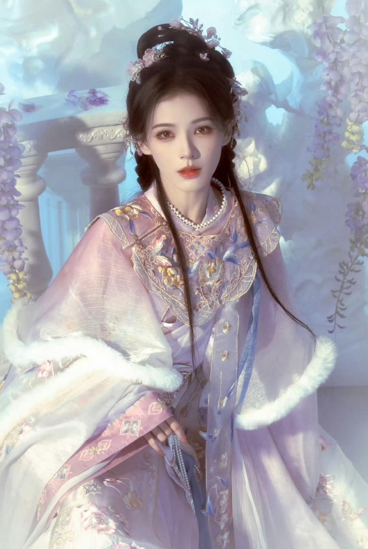 我天呐，张予曦这组美得很不真实，网游没有建模灵感了可以来看看这张脸。。