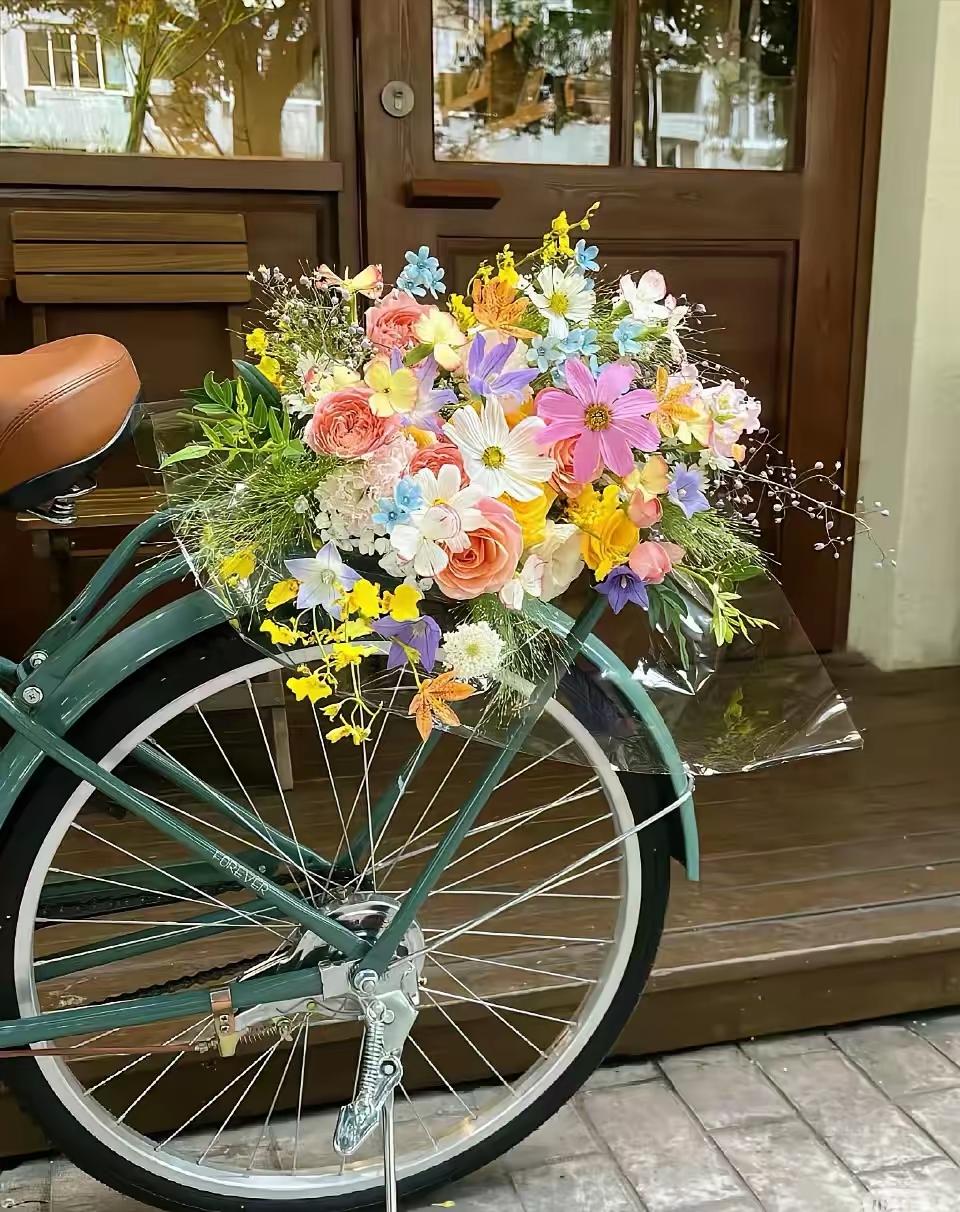 厂里一个叉车工，今年44岁，还是个单身，前几天厂里一个热心的大姐，给他介绍个对象