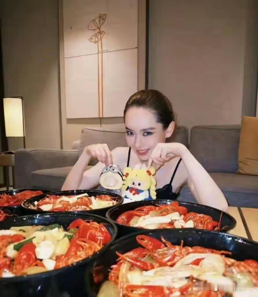 戚薇参与的综艺节目过多以至于让人都记不清她演过哪些电视剧了如今我颇为认同陈