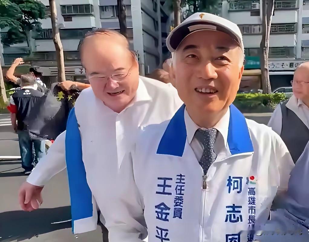 看来，“国民党主席郑丽文跟立法院前院长王金平今天带领一众国民党成员前往高雄，参加